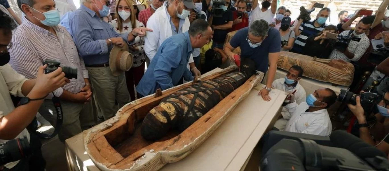 Αίγυπτος: Ανακαλύφθηκαν 100 άθικτες σαρκοφάγοι στην Νεάπολη της Σακκάρα